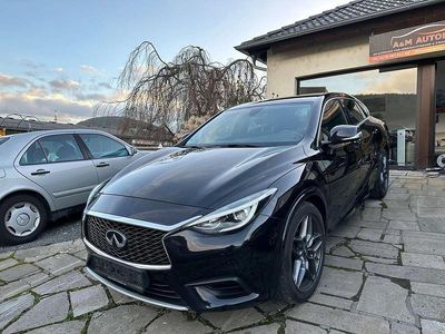Gebraucht Infiniti Q30 Premium 109 PS (80 kW) 2017 City black Kleinwagen
