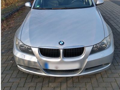 gebraucht BMW 318 i - Originalzustand, Vollleder, Xenon, PDC