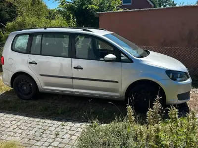 Gebraucht VW Touran 100 PS (73 kW) 2011 Silber Van / Kleinbus