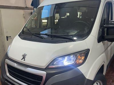 Weiß Gebraucht 2016 Peugeot Boxer Van | 18.200 €