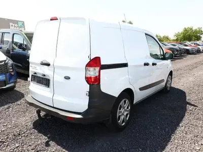 Gebraucht Ford Transit Trend 101 PS (74 kW) 2022 Frost weiß frost weiß Van