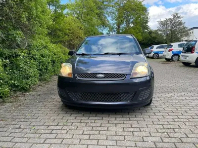 Używany Ford Fiesta 80 KM (58 kW) 2008 Czarny Hatchback