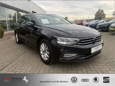 Gebraucht VW Passat Business 150 PS (110 kW) 2023 Schwarz Kombi