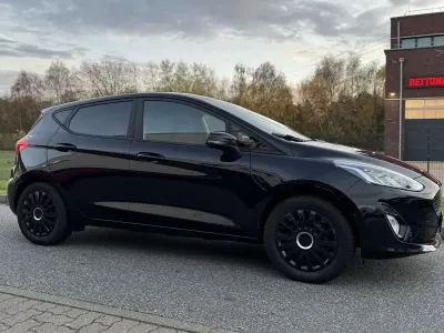 Gebraucht Ford Fiesta Cool & Connect 71 PS (52 kW) 2018 Schwarz Kleinwagen