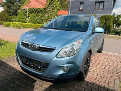 Gebraucht Hyundai i20 101 PS (74 kW) 2009 Blau Kleinwagen