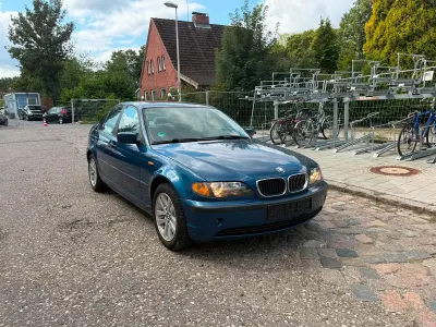 Gebraucht BMW 318 142 PS (104 kW) 2002 Blau Limousine