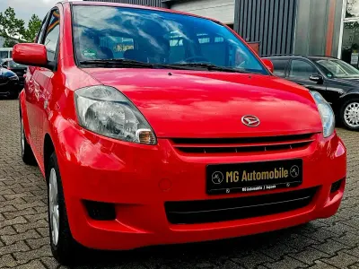 Gebraucht Daihatsu Sirion 69 PS (50 kW) 2008 Rot Kleinwagen
