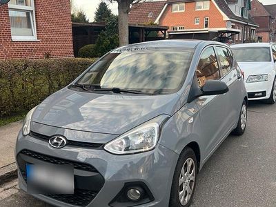 Gebraucht Hyundai i10 67 PS (49 kW) 2014 Grau Kleinwagen