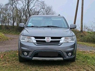 Gebraucht Fiat Freemont 170 PS (125 kW) 2012 Grau SUV