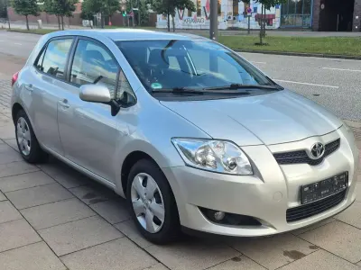Gebraucht Toyota Auris Sol 97 PS (71 kW) 2007 Silver metallic Kleinwagen