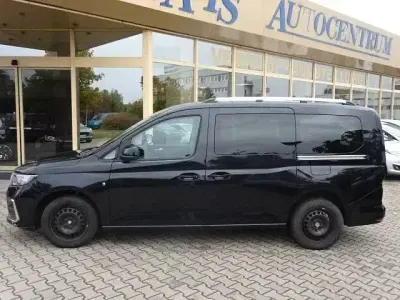 Gebraucht Ford Grand Tourneo Connect Titanium 122 PS (89 kW) 2023 Ink black Van / Kleinbus