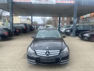 Gebraucht Mercedes C180 Avantgarde 156 PS (114 kW) 2011 Schwarz Limousine