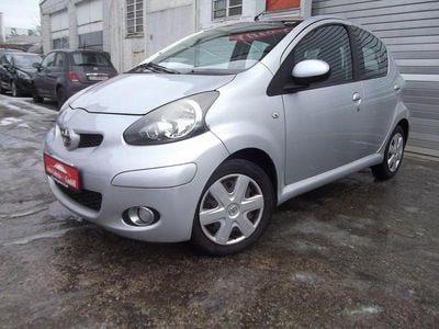 Gebraucht Toyota Aygo Cool 68 PS (50 kW) 2010 Silber Kleinwagen