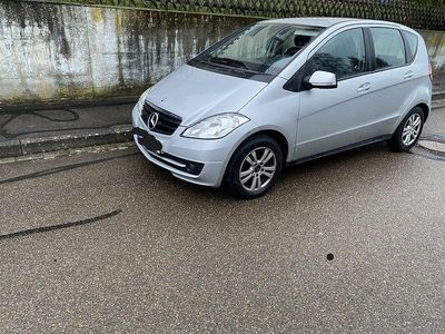 Gebraucht Mercedes A180 Elegance 109 PS (80 kW) 2011 Silber Van / Kleinbus