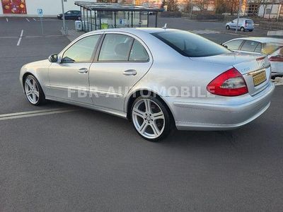 Silber Gebraucht 2007 Mercedes E200 Classic Limousine | 7.500 € (Teuer)