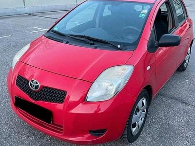 Usata Toyota Yaris 90 CV (66 kW) 2007 Rosso Utilitaria