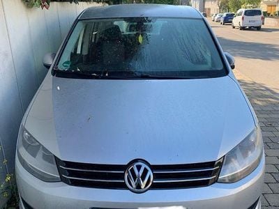 Second-hand VW Sharan Trendline 150 CP (110 kW) 2011 Argintiu Monovolum