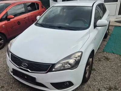 Gebraucht Kia ProCeed Edition 7 90 PS (66 kW) 2012 Weiß Kleinwagen