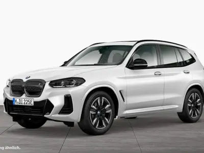 Gebraucht BMW iX3 M Sport 210 kW (286 PS) 2025 Mineralweiß SUV