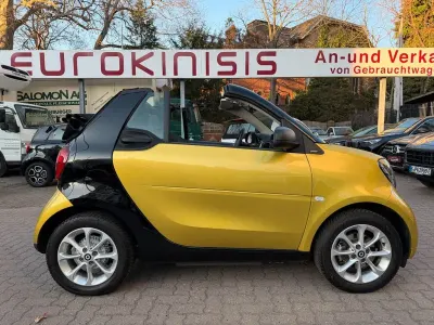 Używany Smart ForTwo Cabrio Passion 90 KM (66 kW) 2019 Czarny Kabriolet