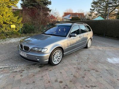 Grau Gebraucht 2004 BMW 330 Exclusive Kombi | 2.750 € (Fairer Preis)