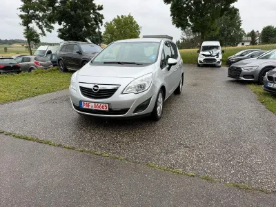 Gebraucht Opel Meriva Edition 120 PS (88 kW) 2011 Silber Van / Kleinbus