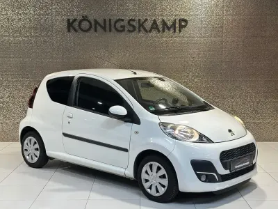 Gebraucht Peugeot 107 Active 68 PS (50 kW) 2014 Weiß Kleinwagen