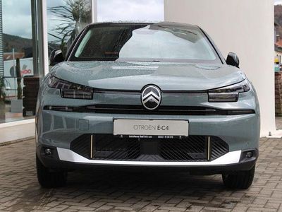 Neu Citroën e-C4 114 kW (156 PS) 2025 Grün Limousine