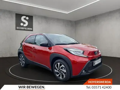 Neu Toyota Aygo X 72 PS (52 kW) 2026 Chilli rot metallic SUV