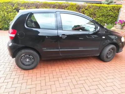 Gebraucht VW Fox 54 PS (39 kW) 2008 Schwarz Kleinwagen