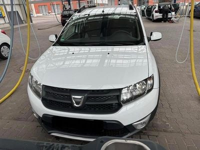 Gebraucht Dacia Sandero Stepway 90 PS (66 kW) 2014 Weiß SUV