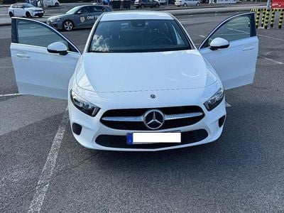 Gebraucht Mercedes A180 Edition 1 136 PS (100 kW) 2019 Weiß Limousine