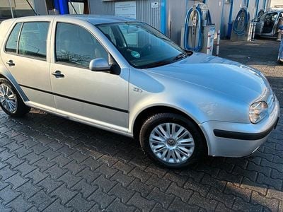 Silber Gebraucht 2001 VW Golf IV Limousine | 3.500 € (Etwas zu teuer)