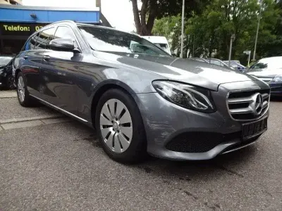 Gebraucht Mercedes E220 194 PS (142 kW) 2017 Grau Limousine