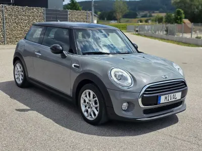 Gebraucht Mini Cooper D 116 PS (85 kW) 2017 Moonwalk grey (metallic) Kleinwagen