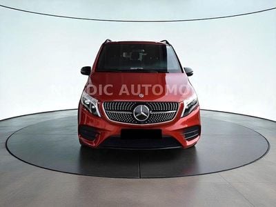 Gebraucht Mercedes V300 237 PS (174 kW) 2022 Rot Van / Kleinbus