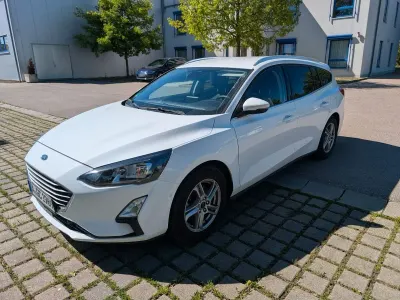 Gebraucht Ford Focus Cool & Connect 125 PS (91 kW) 2020 Weiß Kombi