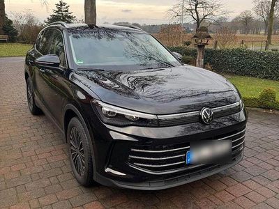 Schwarz Gebraucht 2024 VW Tiguan Elegance SUV | 35.700 € (Superpreis)