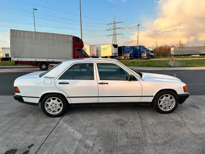 Gebraucht Mercedes 190 118 PS (86 kW) 1988 Weiß Limousine