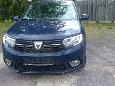 Käytetty Dacia Sandero Comfort 90 HP (66 kW) 2018 Sininen Sedan