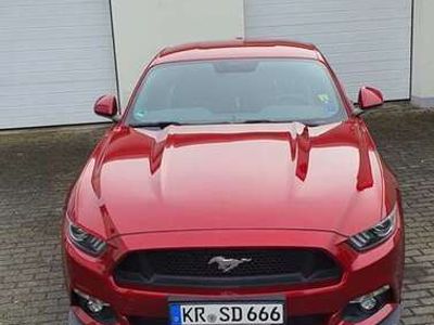 gebraucht Ford Mustang GT 5.0 Ti-VCT V8 Aut. Ruby Red Deutsches Fahrzeug
