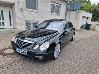 Mercedes E320