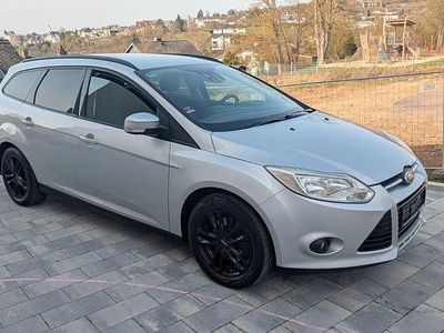 Gebraucht Ford Focus Trend 105 PS (77 kW) 2011 Silber Limousine