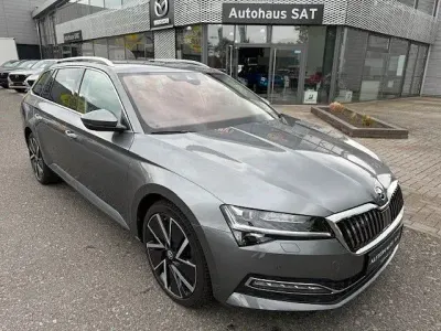Gebraucht Skoda Superb Style 150 PS (110 kW) 2024 Grau Kombi