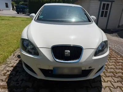 Gebraucht Seat Leon 105 PS (77 kW) 2012 Weiß Limousine