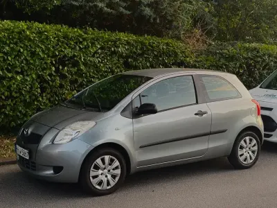 Gebraucht Toyota Yaris Executive 87 PS (63 kW) 2008 Grau Kleinwagen