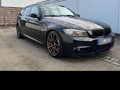 Gebraucht BMW 330 Performance 400 PS (294 kW) 2011 Schwarz Kombi
