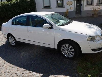 Gebraucht VW Passat Comfortline 150 PS (110 kW) 2009 Weiß Limousine