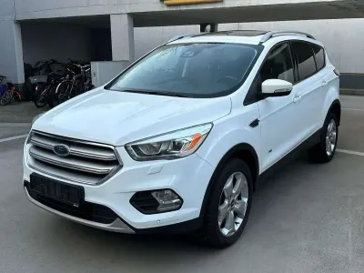Gebraucht Ford Kuga Titanium 150 PS (110 kW) 2016 Frostweiß SUV