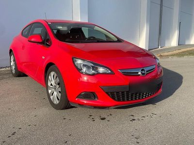 Usata Opel Astra GTC Edition 110 CV (80 kW) 2014 Rosso Coupé
